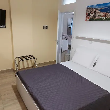 Vivi Ξενοδοχείο *